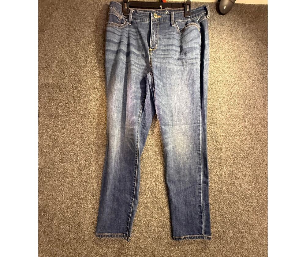 St. John's Bay Women Blue Skinny Leg Classic 5-Pocket setup Denim Jeans Size 14